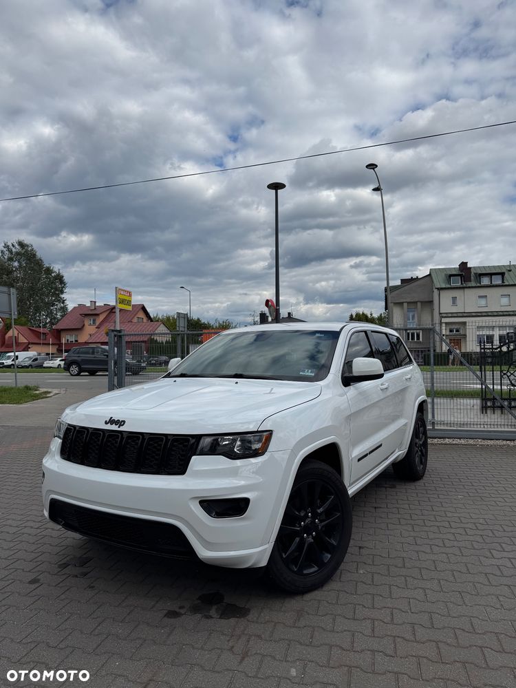 Jeep Grand Cherokee - 1