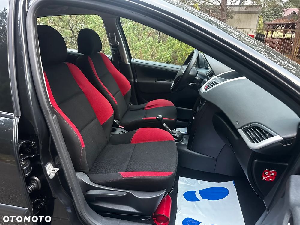 Peugeot 207 1.4 16V Presence - 31
