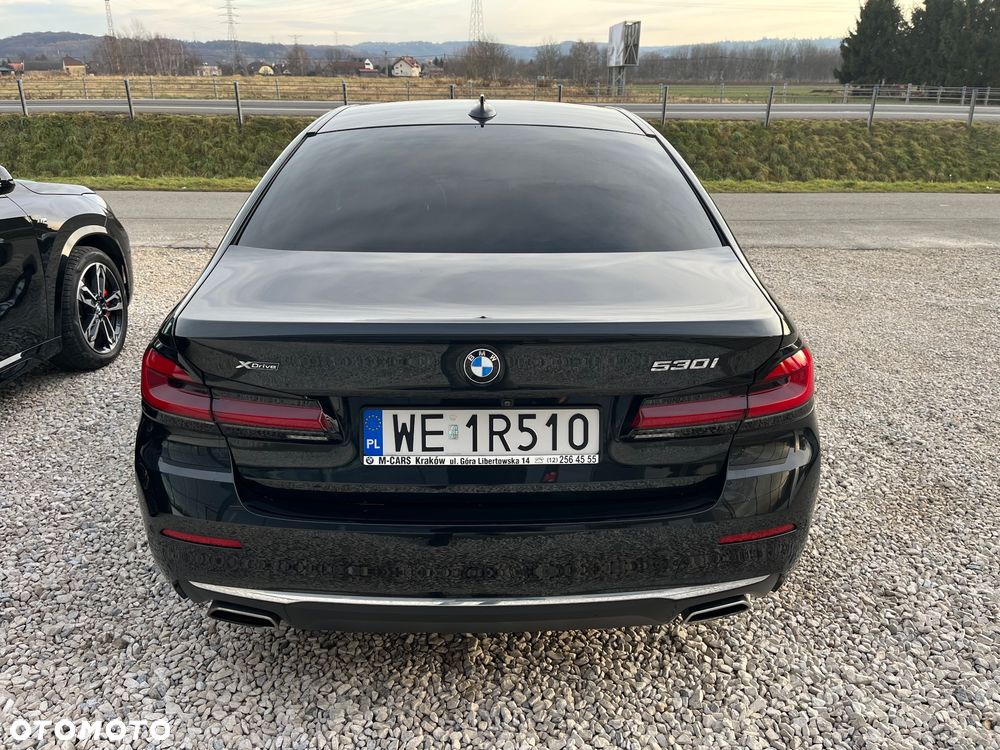 BMW Seria 5 530i GPF xDrive Luxury Line - 7