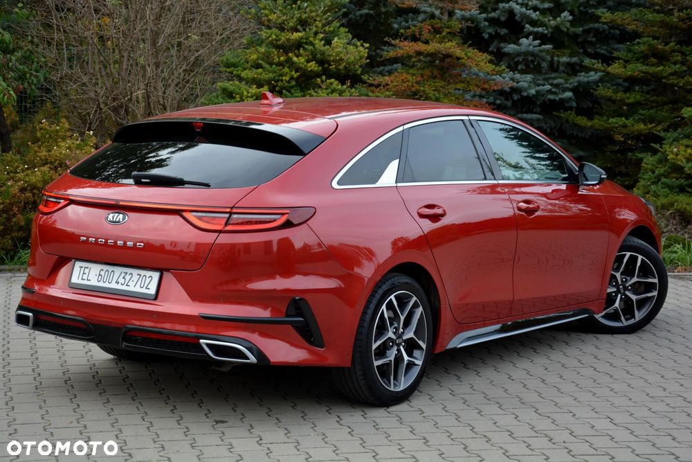 Kia ProCeed 1.4 T-GDI DCT7 OPF GT LINE - 16