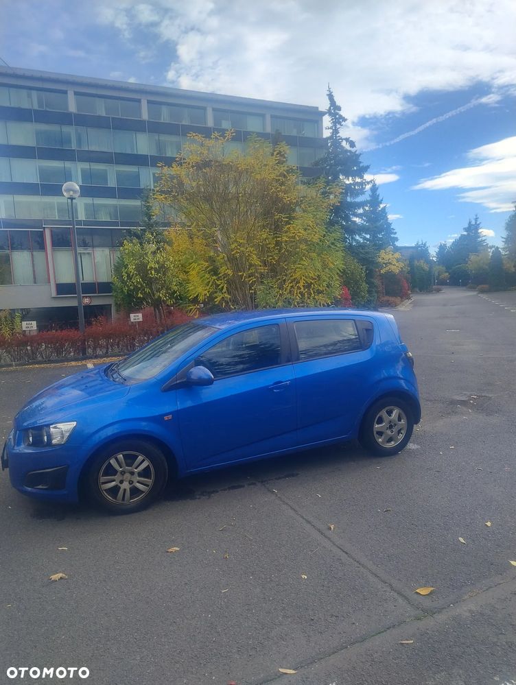 Chevrolet Aveo 2011 photo 2