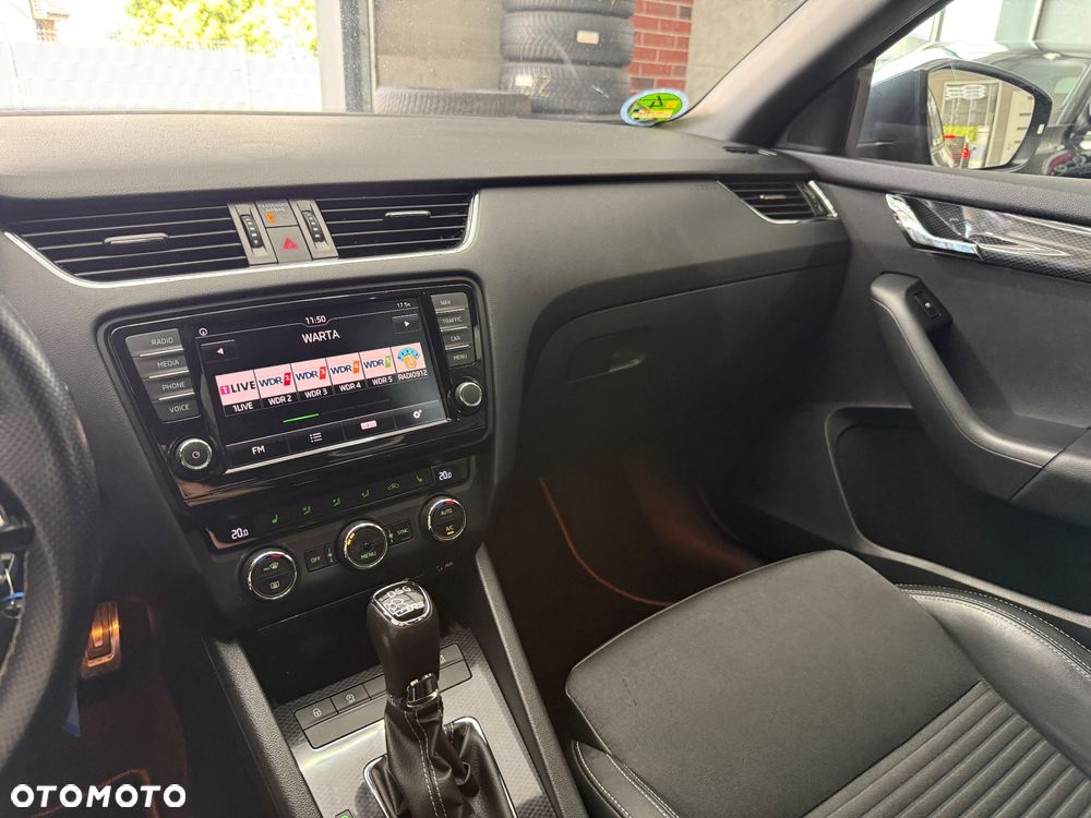 Skoda Octavia 2.0 TDI DSG RS - 23