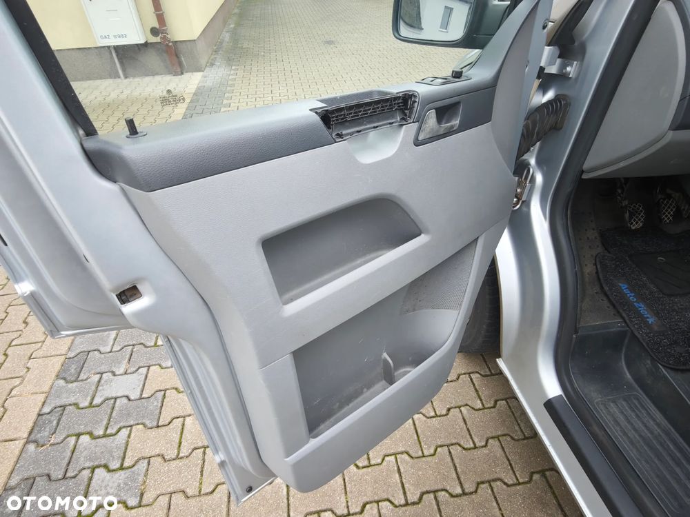 Volkswagen Transporter - 22