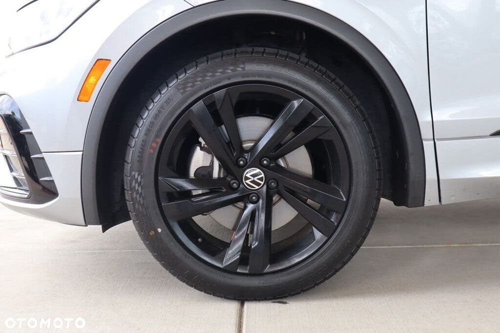Volkswagen Tiguan - 11
