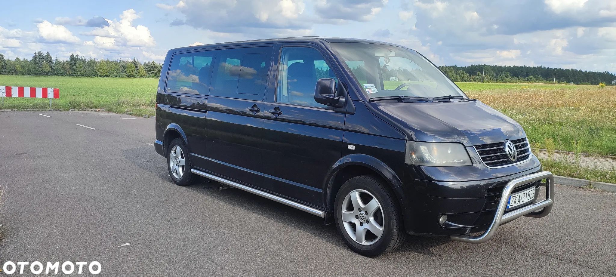 Volkswagen Caravelle - 1