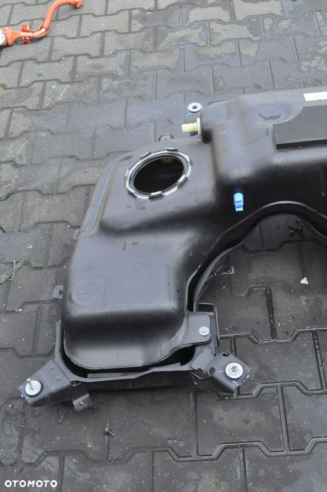 LAND ROVER DEFENDER L663 3.0 ZBIORNIK PALIWA 21R - 2