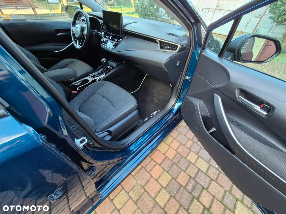 Toyota Corolla 1.8 Hybrid Executive - 29