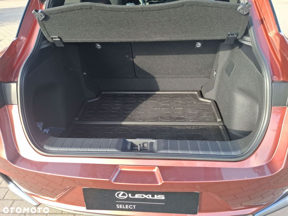 Lexus LBX 1.5 Hybrid Emotion - 21