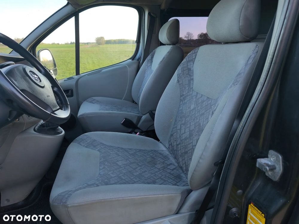Opel Vivaro - 11