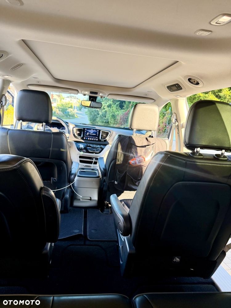 Chrysler Pacifica - 14