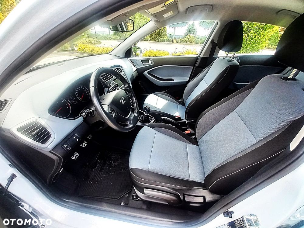 Hyundai i20 blue 1.4 Active Select - 14