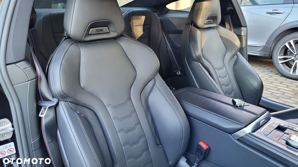 BMW Seria 8 - 33