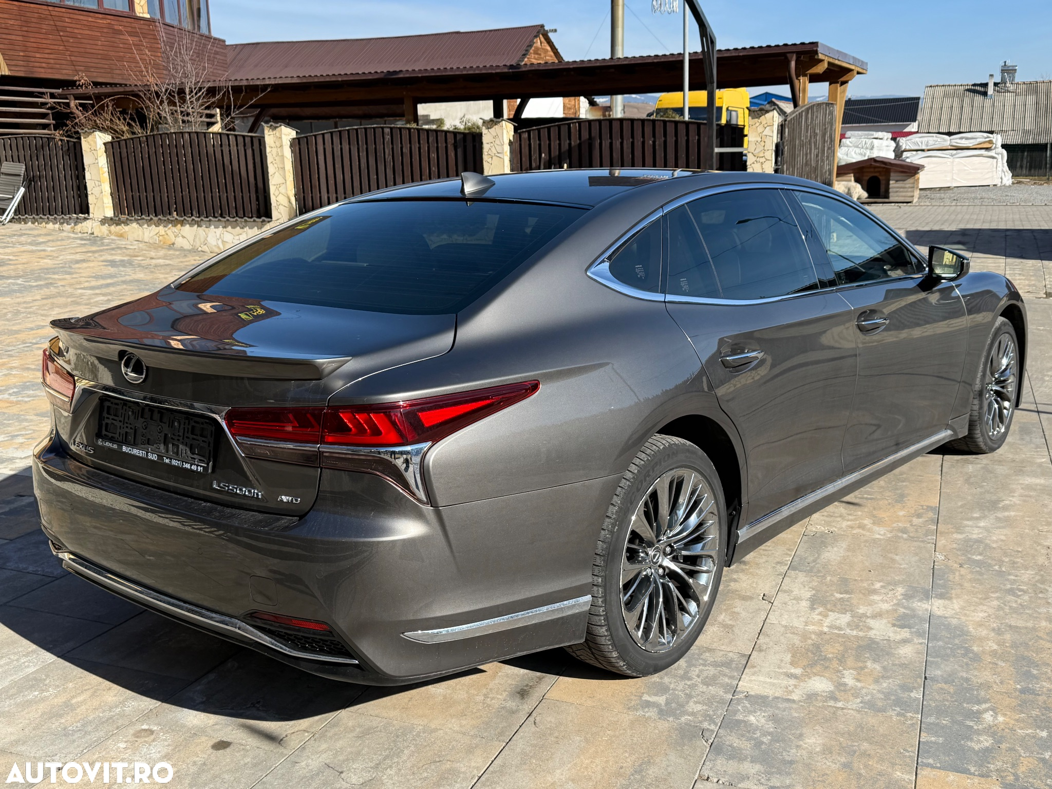 Lexus Seria LS 600h - 5