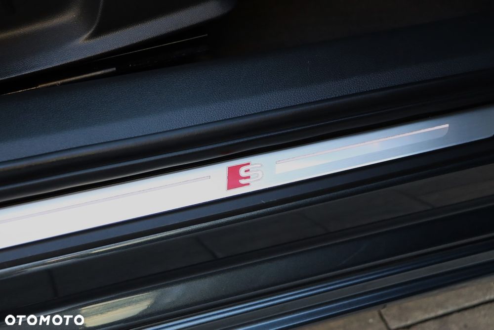 Audi A6 Avant 55 TFSI e quattro S tronic S line - 27