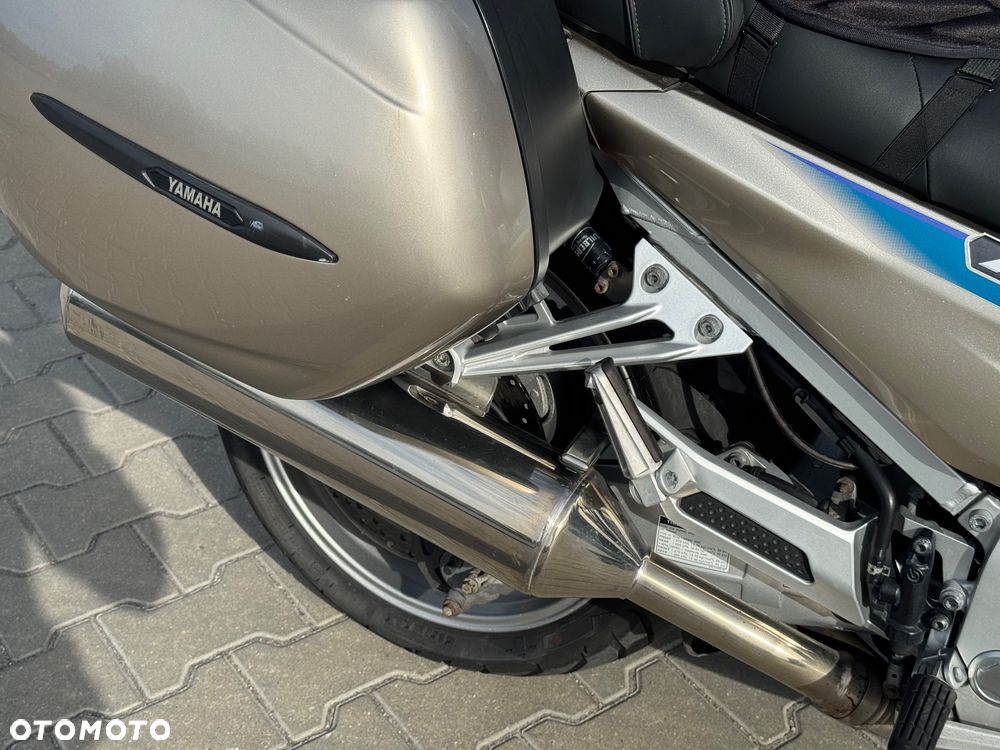 Yamaha FJR - 16