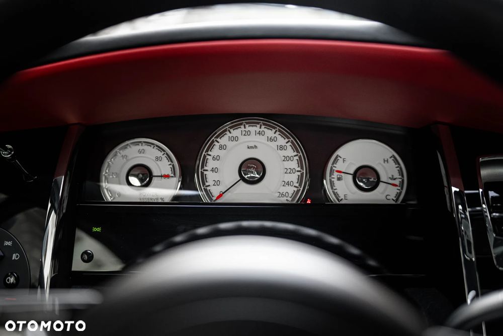 Rolls-Royce Wraith - 25