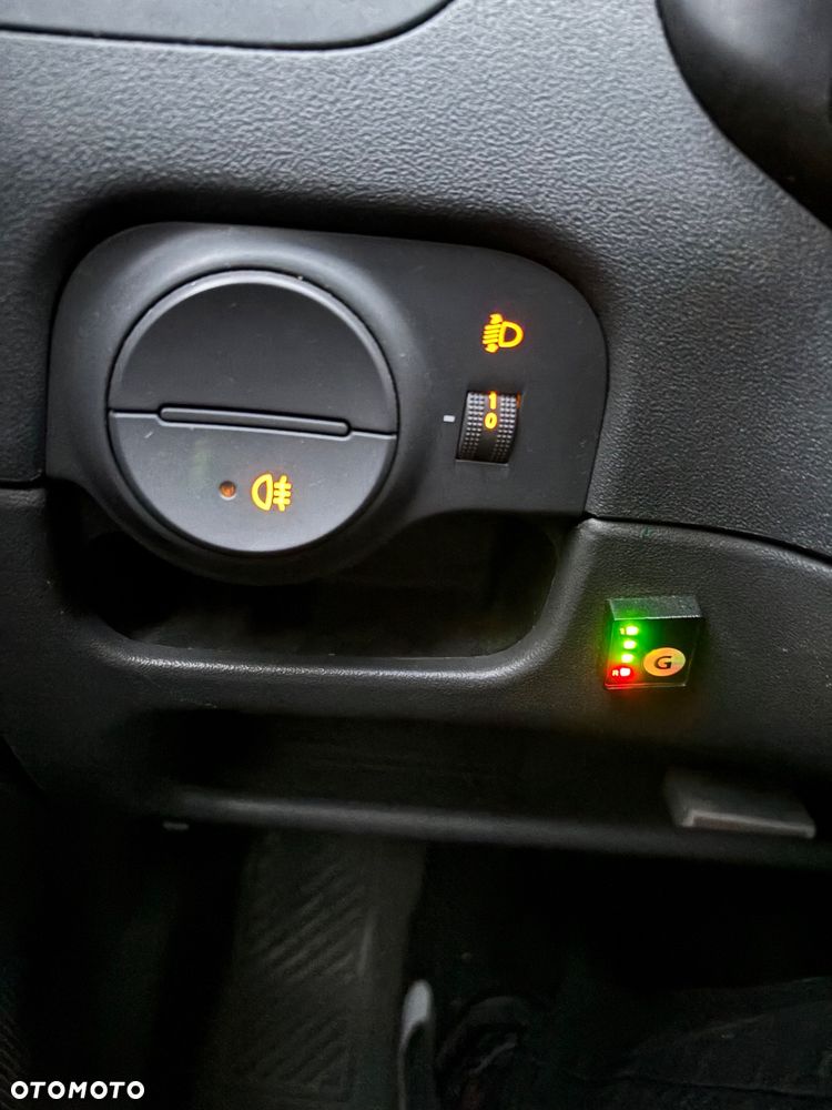 Kia Rio 1.4 / City - 12