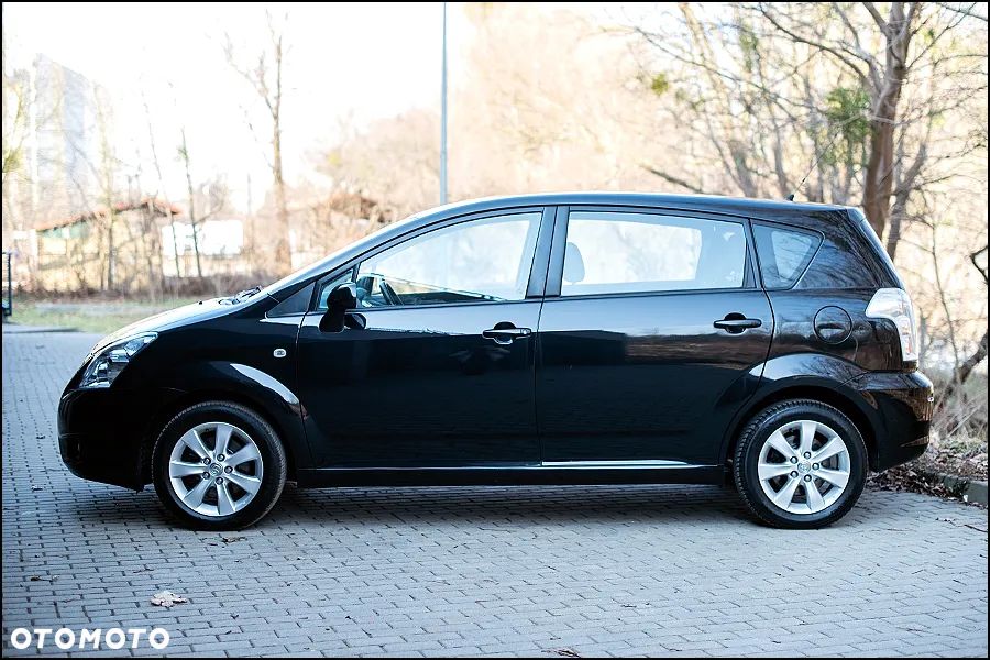 Toyota Corolla Verso - 3