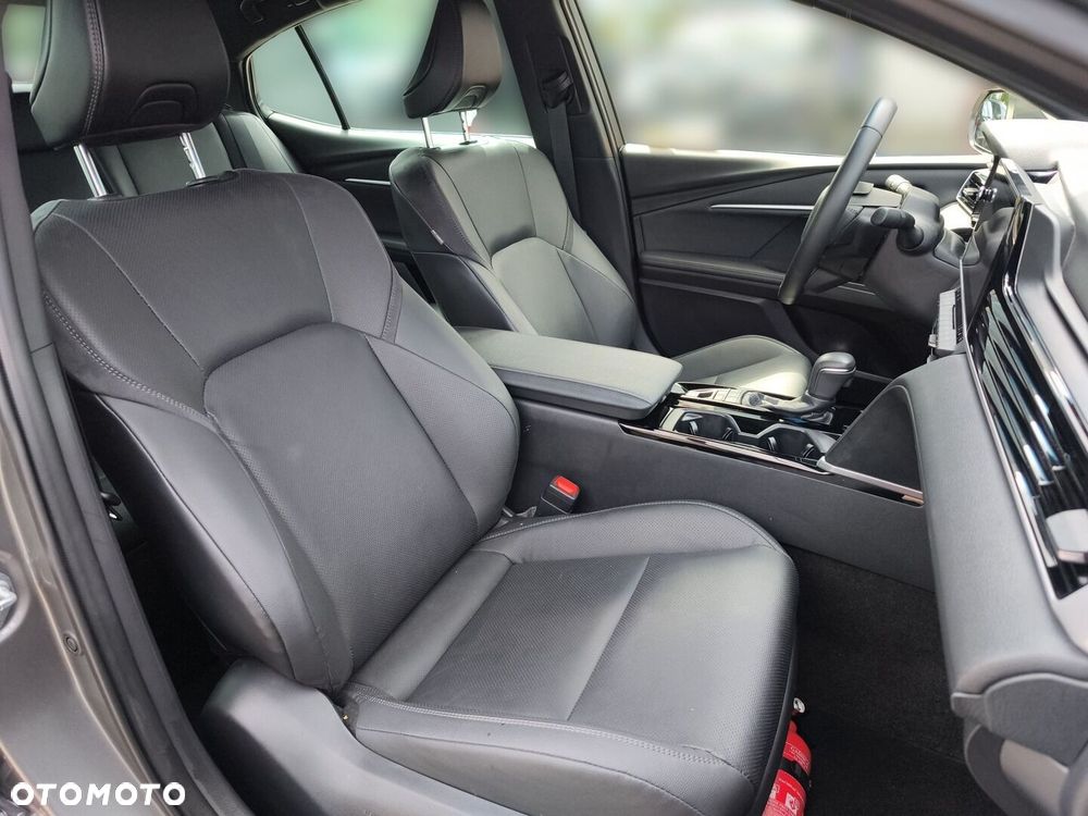 Toyota Camry - 11