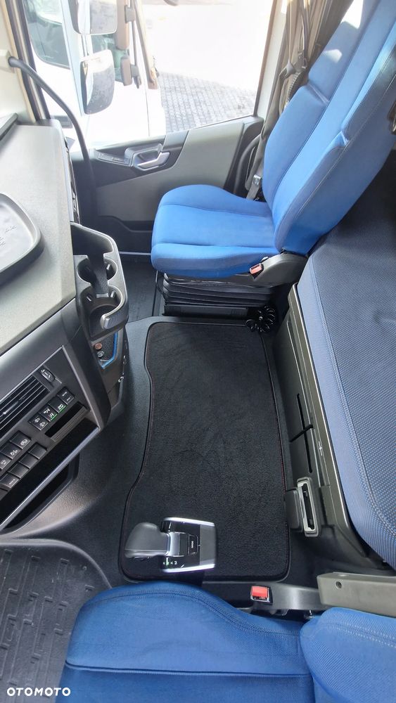 Volvo FH 500 Mega /Low Deck /Klima P. / Regulowane siodło standard - 34