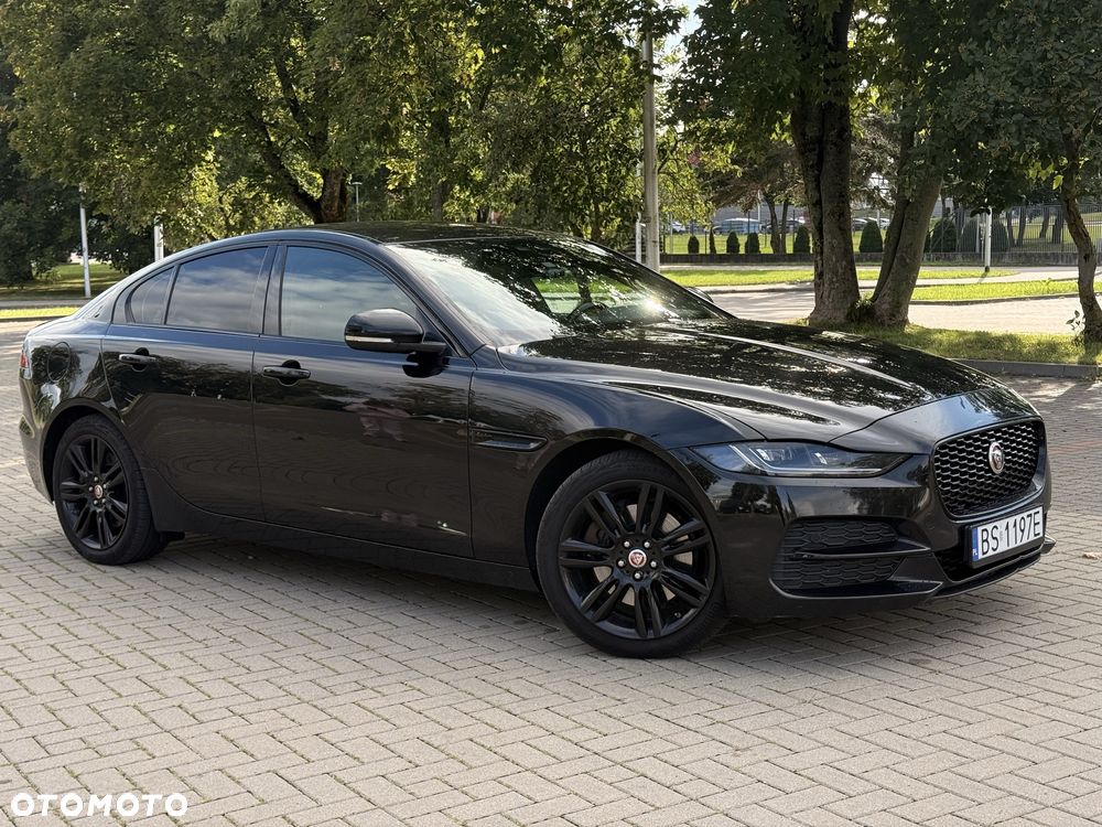 Jaguar XE - 6