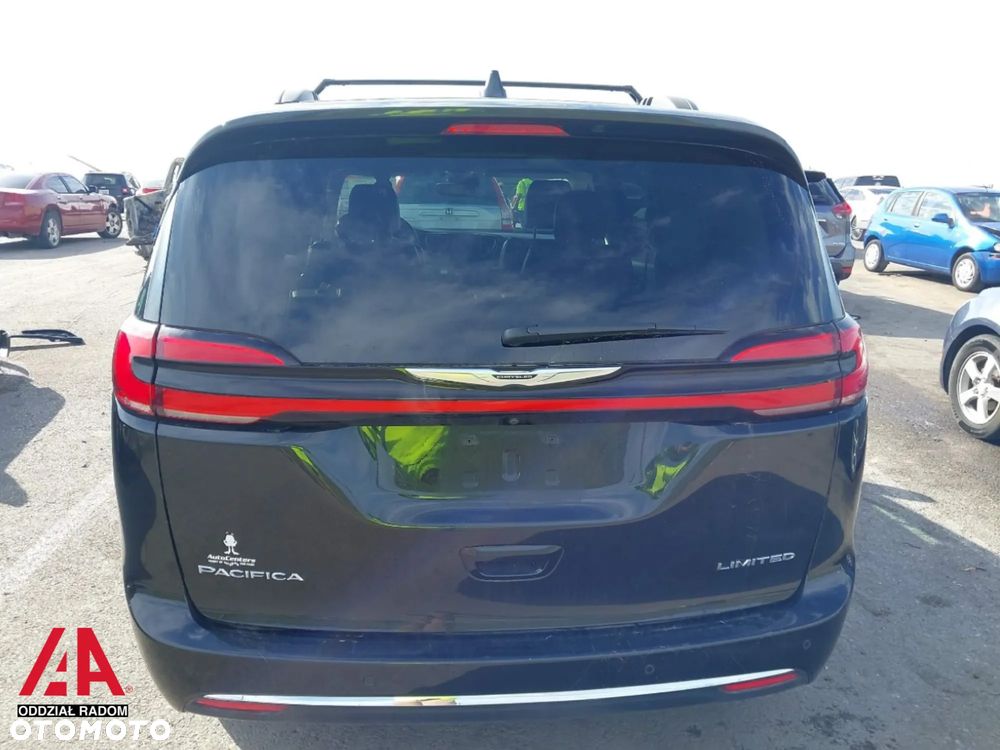 Chrysler Pacifica - 5