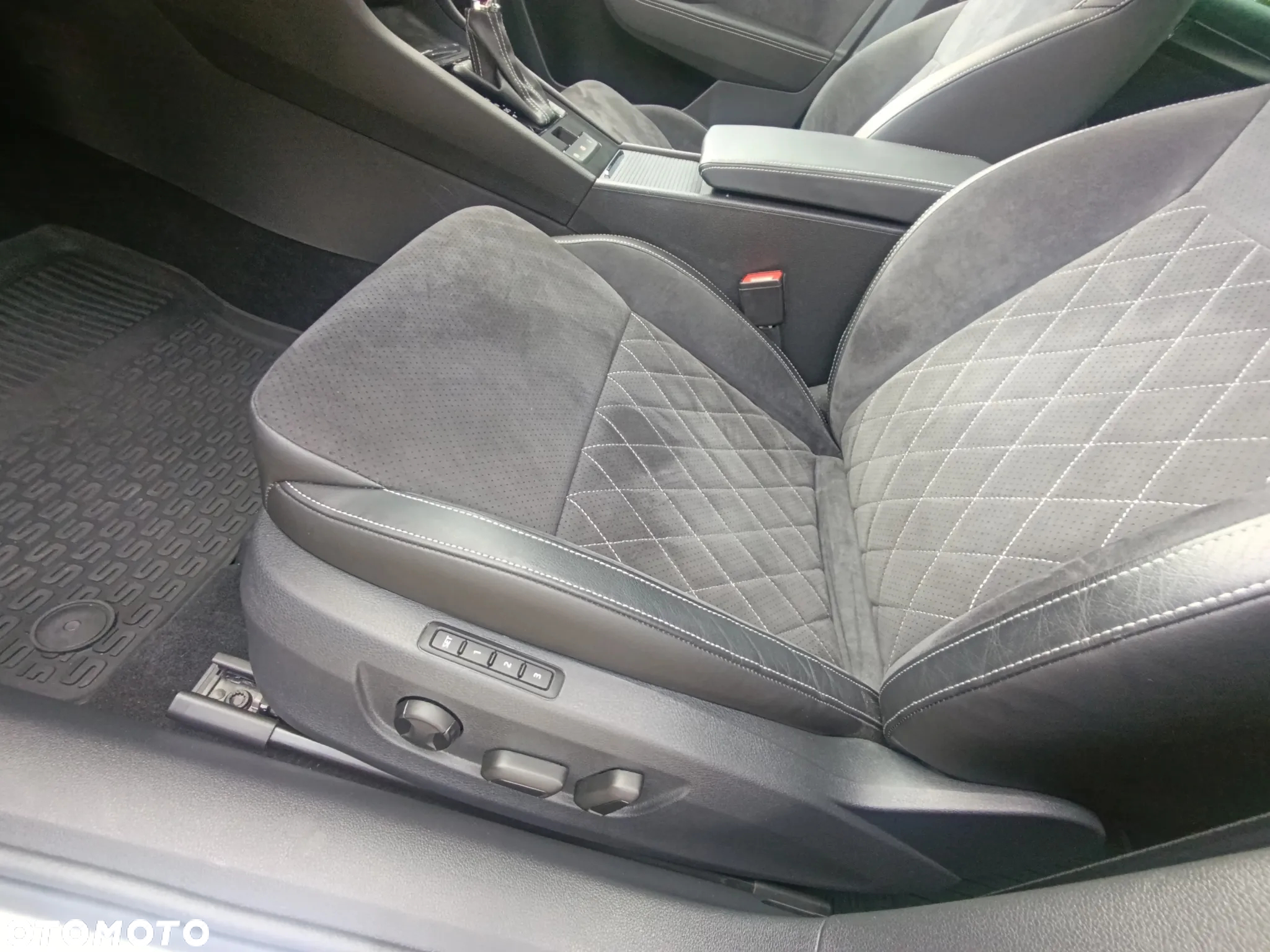 Skoda Superb 2.0 TDI SCR Sportline DSG - 11