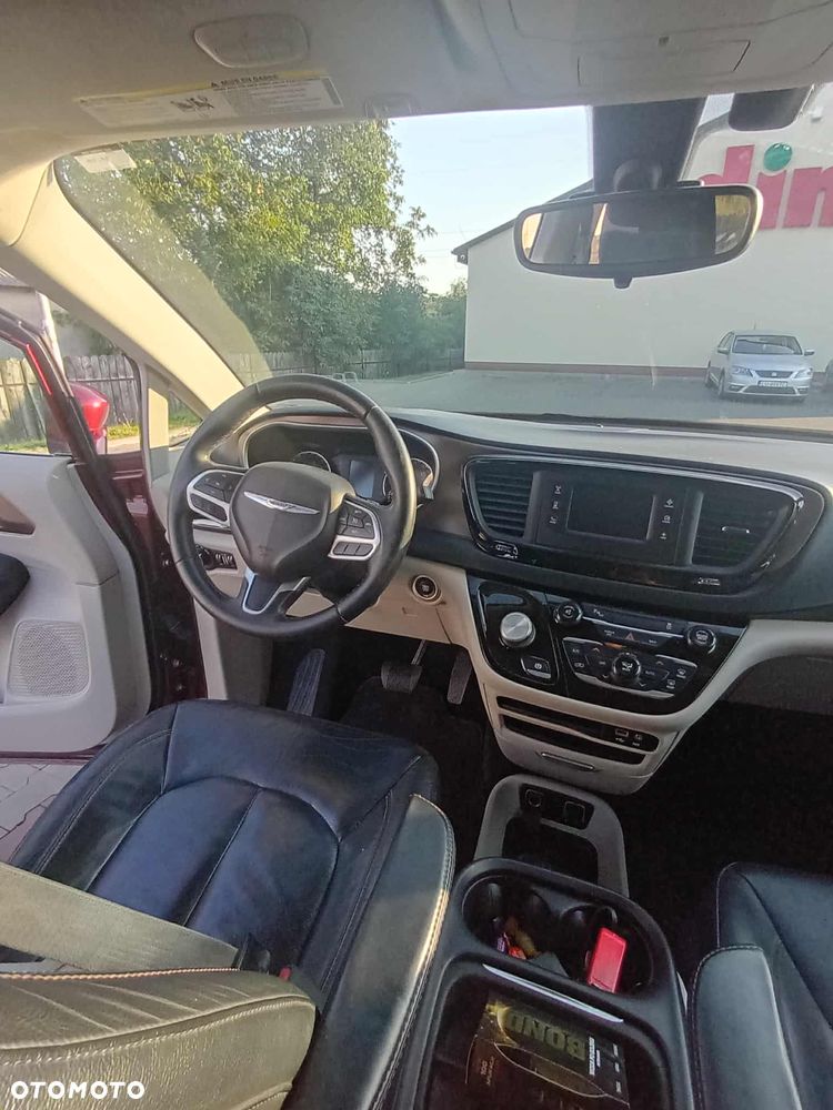 Chrysler Pacifica - 14