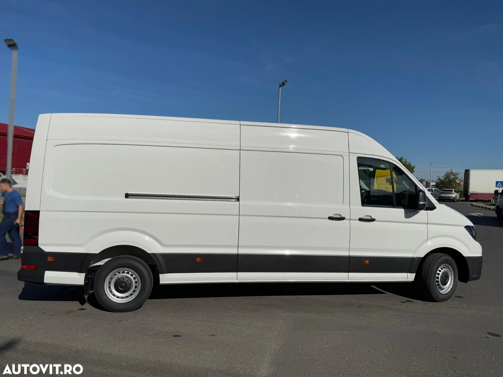 Volkswagen Crafter 3.5 Furgon L4H3 140CP - 4