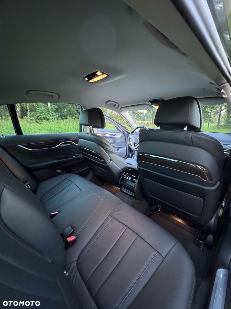 BMW Seria 7 730d xDrive - 24
