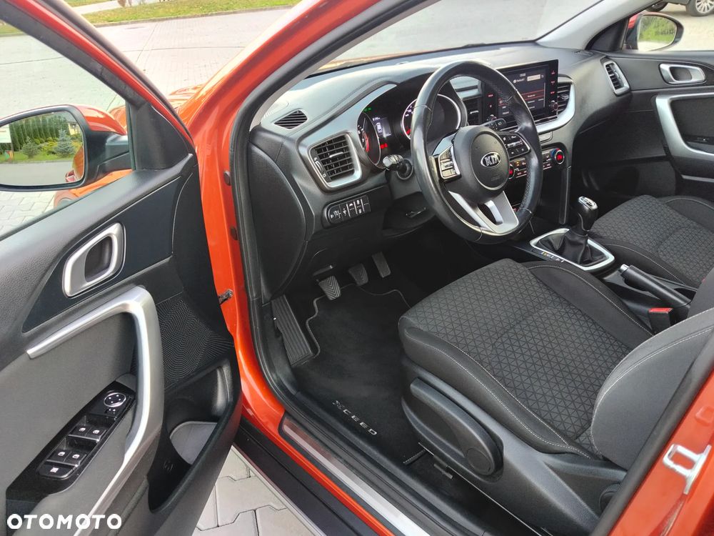 Kia XCeed 1.4 T-GDI M - 13