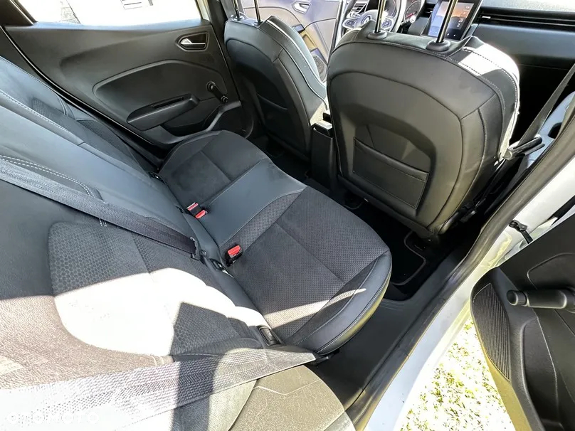 Renault Clio - 21