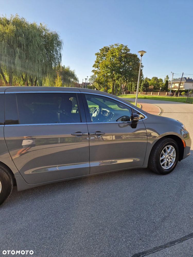Chrysler Pacifica - 5