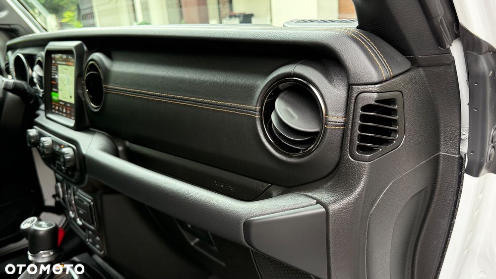 Jeep Wrangler - 34