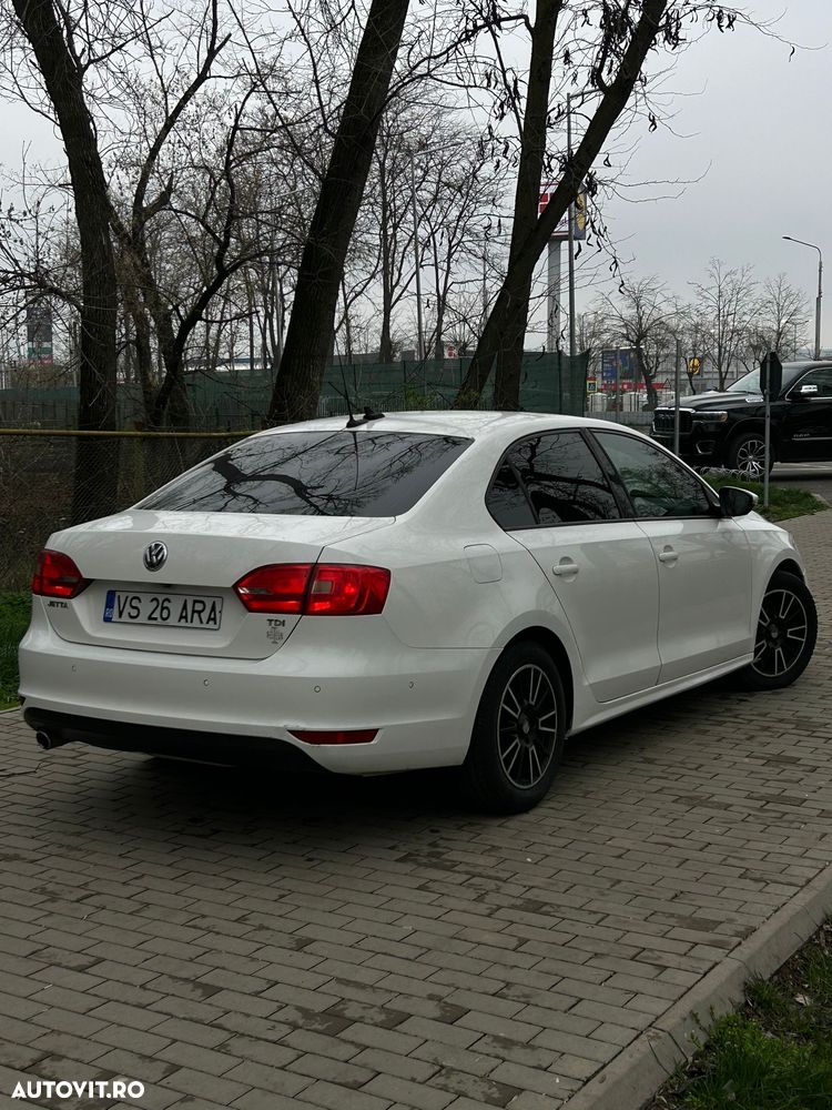 Volkswagen Jetta - 5