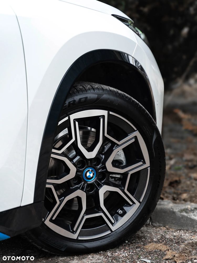 BMW iX1 xDrive30 66.5kWh xLine - 9