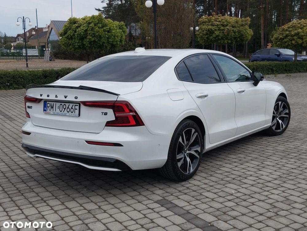 Volvo S60 T8 Recharge AWD Plus Dark - 19