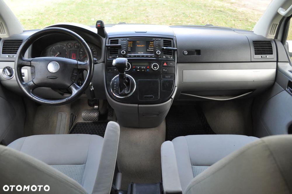 Volkswagen Multivan - 5