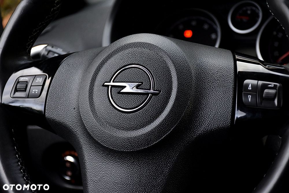Opel Corsa 1.6 Turbo OPC - 23