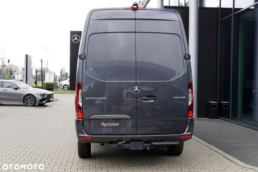 Mercedes-Benz Sprinter - 6