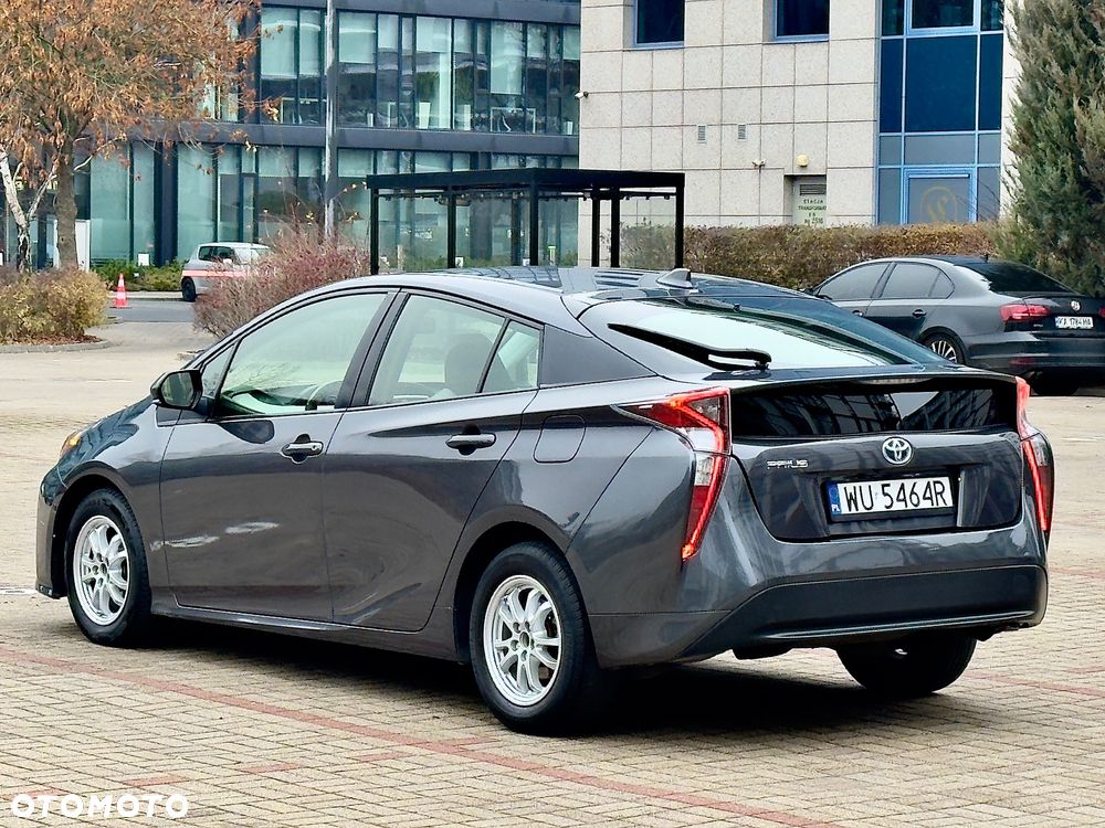 Toyota Prius 1.8 HSD Prestige - 6