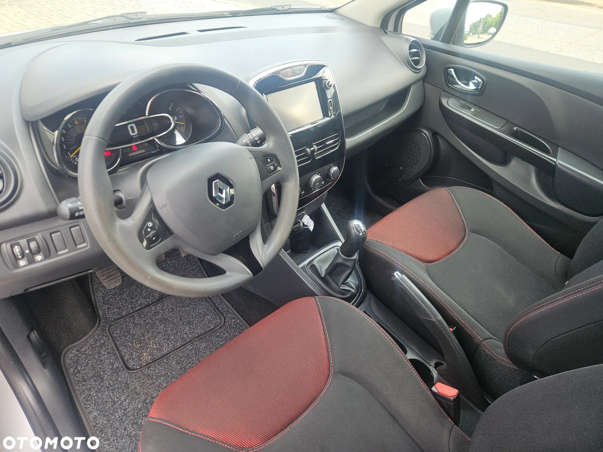 Renault Clio - 7