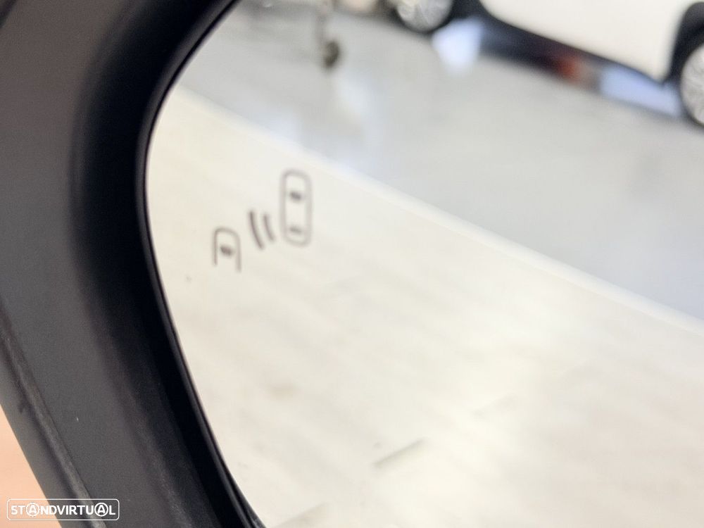 Toyota Yaris Cross 1.5 HDF Premiere Edition - 30