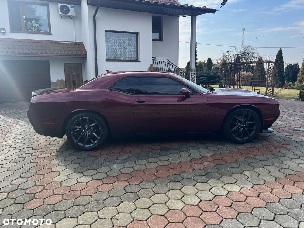Dodge Challenger - 8