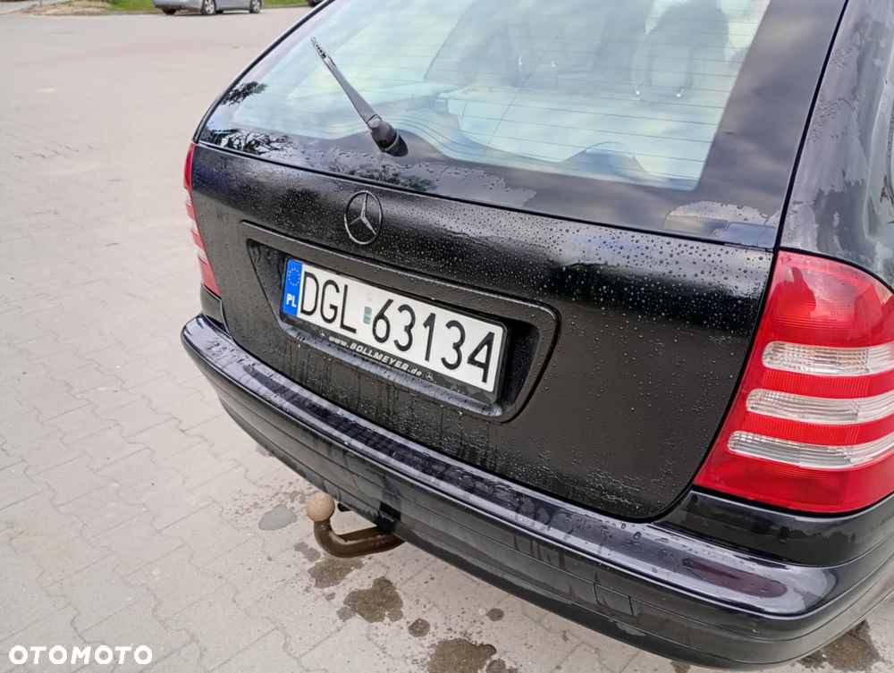 Mercedes-Benz Klasa C 180 T Kompressor Classic - 12