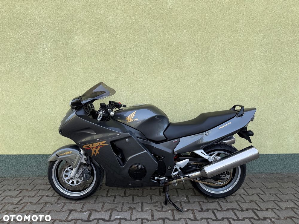 Honda CBR - 23
