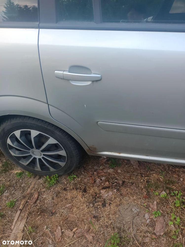 Opel Zafira 1.8 - 8