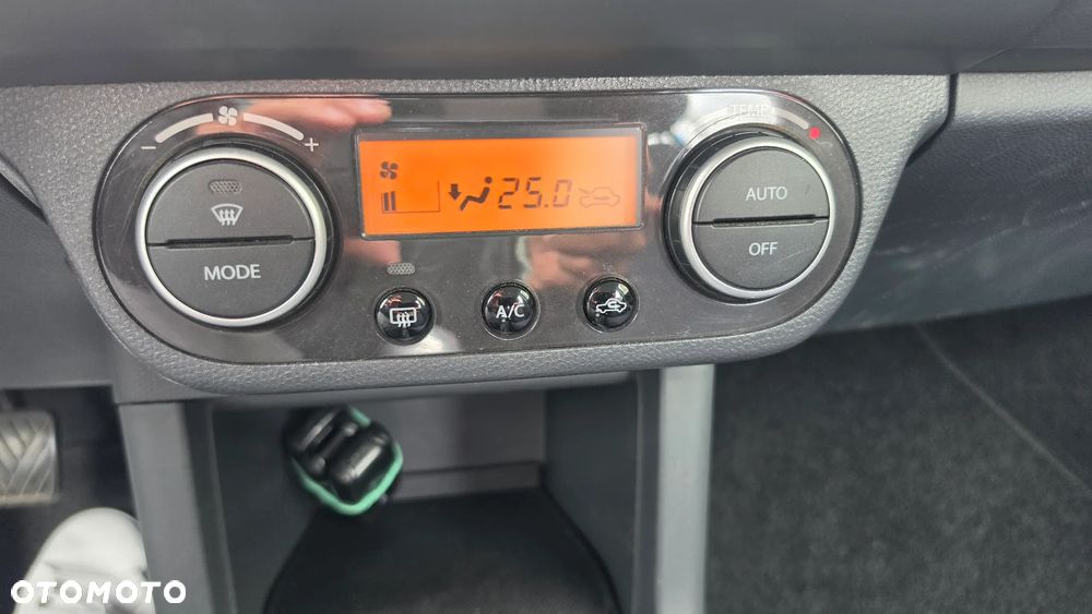 Suzuki Swift 1.3 Black and White - 22