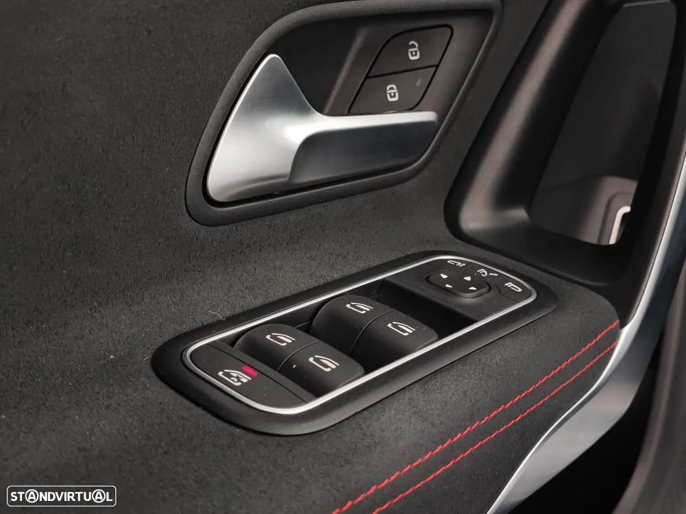 Mercedes-Benz CLA 250 e Shooting Brake AMG Line - 25