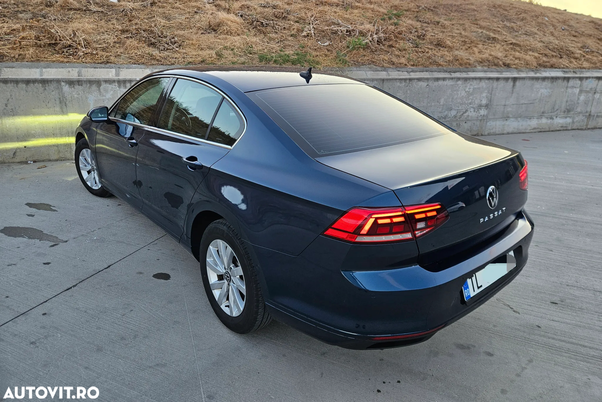 Volkswagen Passat Variant 2.0 TDI DSG Comfortline - 4
